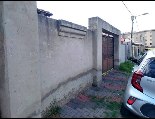 2 BEDROOM PROPERTY TO RENT IN FLEURHOF